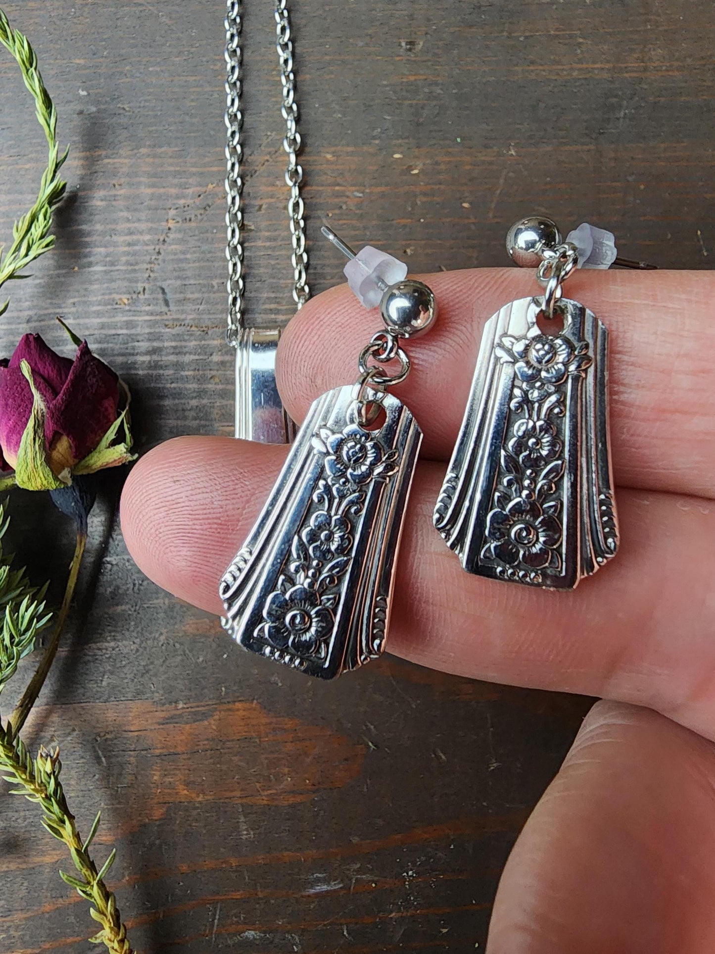 Floral Pattern Necklace & Earrings, Spoon Jewelry, Silverware Jewelry, Pendant, Handmade Jewelry, Spoon Jewelry, Pendant, Wedding Gift